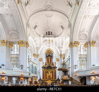 Innenraum von St. Michael's Church (Hauptkirche Sankt Michaelis), Hamburg, Deutschland Stockfoto