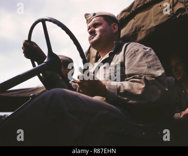 Marine LKW-Fahrer, neue River Marine Corps Air Station, Jacksonville, North Carolina, USA, Alfred T. Palmer für Office of War Information, Mai 1942 Stockfoto