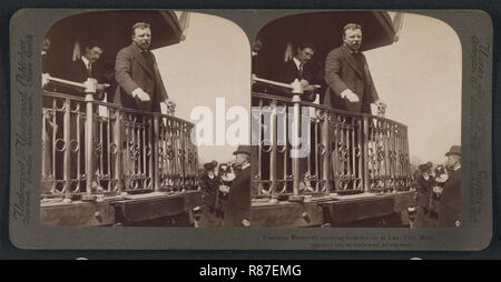 Präsident Theodore Roosevelt Rede von Eisenbahn Auto während der Tour im Westen, Lake City, Minnesota, USA, Stereo Karte, R.Y. Junge, Amerikanische Stereoscopic Company, 1903 Stockfoto