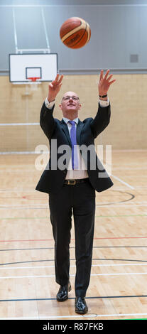 Dies ist MSP John Swinney, dem Stellvertretenden Ersten Minister bei der offiziellen Eröffnung von Elgin High School, Moray, Schottland am Montag, 22. Oktober 2018. Stockfoto