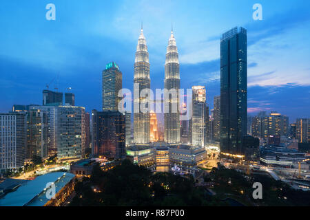 Kuala Lumpur Stadtbild. Panoramablick von Kuala Lumpur Skyline der Stadt während der Sunrise anzeigen Wolkenkratzer Gebäude und in Malaysia. Stockfoto