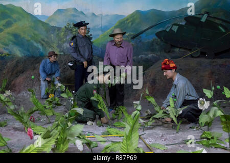 Diorama zeigt poppy Zerstörung an das Museum in Yangon, Myanmar. Stockfoto