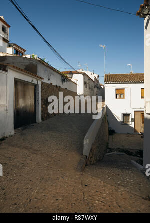 Straße in der Altstadt von Altea, Provinz Alicante, Spanien. Stockfoto