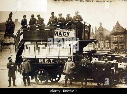 Erfasst Englisch autobus von Deutschen in Belgien, 30. März 1915, den Ersten Weltkrieg verwendet Stockfoto