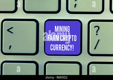Schreiben Hinweis Übersicht Bergbau Farm Crypto Währung. Business foto Präsentation Block Kette Handel digitale Geld business Tastatur Absicht Zusammenarbeit zu schaffen Stockfoto