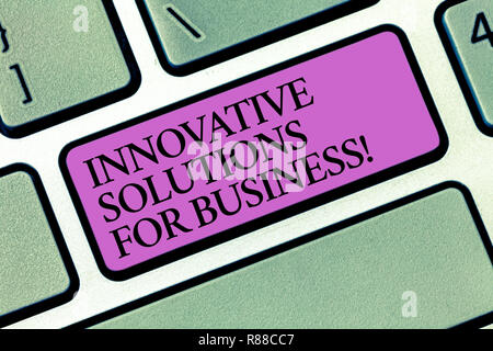 Text Zeichen zeigt innovative Lösungen für Unternehmen. Konzeptionelle Foto moderne Ideen zu unternehmen Taste der Tastatur Absicht computer Verwirrung zu verursachen Stockfoto