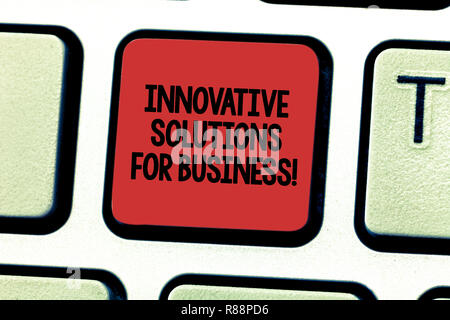 Text Zeichen zeigt innovative Lösungen für Unternehmen. Konzeptionelle Foto moderne Ideen zu unternehmen Taste der Tastatur Absicht computer Verwirrung zu verursachen Stockfoto