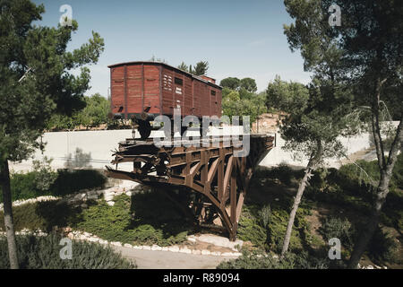 Eine Eisenbahn Tod Wagen, in denen Häftlinge in Konzentrationslagern in Deutschland während des Zweiten Weltkrieges getönten retro Foto transportiert wurden. Stockfoto