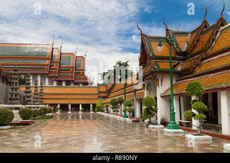 Kreuzgang der Wat Suthat, Bangkok, Thailand. Stockfoto