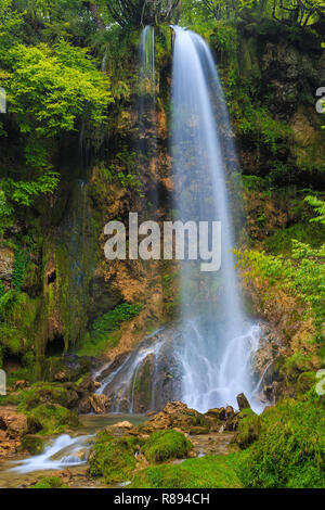 Berühmte Gostilje Wasserfälle in Zlatibor Umgebung, west serbien. Stockfoto
