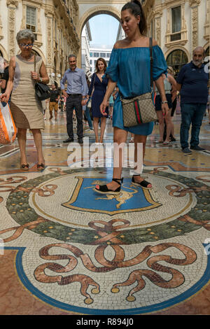 Vertikale Blick in die Galleria Vittorio Emanuele II in Mailand, Italien. Stockfoto