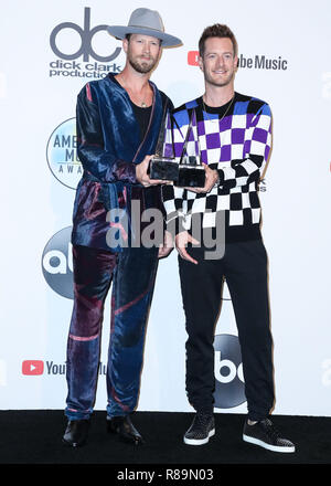 LOS ANGELES, Ca, USA - 09 Oktober: Tyler Hubbard, Brian Kelley, Florida Georgia Linie in der Presse bei den American Music Awards 2018 gehalten am Microsoft Theatre L.A. Live, die am 9. Oktober in Los Angeles, Kalifornien 2018, United States. (Foto von Xavier Collin/Image Press Agency) Stockfoto