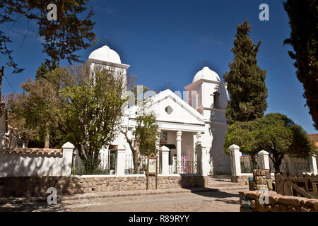 Typische weiße Kirche in den Anden, Argentinien Stockfoto