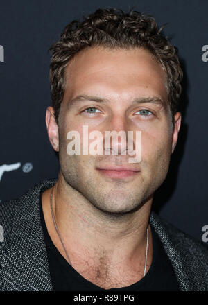 HOLLYWOOD, Los Angeles, CA, USA - 25. SEPTEMBER: Jai Courtney im LA Film Festival 2018 - Gala Screening Uraufführung von "Der Eid" am ArcLight Hollywood hielt am 25. September 2018 in Hollywood, Los Angeles, Kalifornien, Vereinigte Staaten. (Foto von Xavier Collin/Image Press Agency) Stockfoto