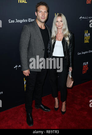 HOLLYWOOD, Los Angeles, CA, USA - 25. SEPTEMBER: Jai Courtney, Mecki Einbuchtung an der LA Film Festival 2018 - Gala Screening Uraufführung von "Der Eid" am ArcLight Hollywood hielt am 25. September 2018 in Hollywood, Los Angeles, Kalifornien, Vereinigte Staaten. (Foto von Xavier Collin/Image Press Agency) Stockfoto