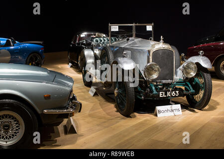 Bonhams hosts Eröffnungs "Frauen im Motorsport" Podiumsdiskussion mit Amy Ufer, Elspeth Bart, Amelia Lewis und Jamie Chadwick, Bonhams, Bond Street, UK Stockfoto