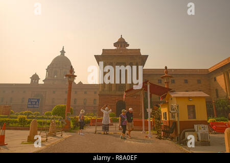 Britische, Architektur, zentrales Sekretariat Gebäude,Block, von dem britischen Architekten, Lutyens, Eintrag anzeigen, von großen Eingang. New Delhi, N.C.R. Indien. Stockfoto