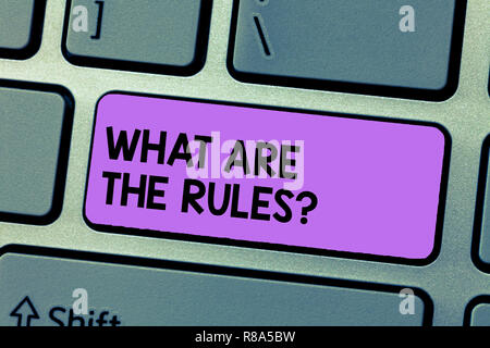 Schreiben Hinweis zeigen, was sind die Rulesquestion. Business Foto zur Schau stellen die Verordnungen vor dem Start alles Tastatur Absicht zu creat Stockfoto