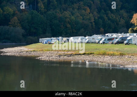 Camping in Bad Karlshafen, obere Wesertal, Weserbergland, Nordrhein-Westfalen, Hessen, Deutschland, Europa Stockfoto