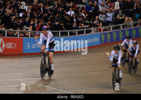 London, Großbritannien. 14. Dezember, 2018. ARCHIBALD Katie, BARKER Elinor, Dickinson Eleanor und KENNY Laura (GBR) in Frauen Team Pursuit Qualifizieren während Tissot UCI Track Cycling World Cup IV bei Lee Valley VeloPark am Freitag, den 14. Dezember 2018. LONDON ENGLAND. (Nur redaktionelle Nutzung, eine Lizenz für die gewerbliche Nutzung erforderlich. Keine Verwendung in Wetten, Spiele oder einer einzelnen Verein/Liga/player Publikationen.) Credit: Taka Wu/Alamy leben Nachrichten Stockfoto
