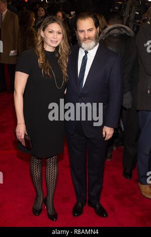 Mai-Linh Lofgren, Michael Stuhlbarg anwesend für ZU TÖTEN eine SPOTTDROSSEL öffnung Nacht am Broadway, das Schubert Theater, New York, NY 13. Dezember 2018. Foto: Jason Smith/Everett Collection Stockfoto