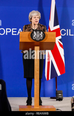 Brüssel, Belgien. 14. Dez 2018. Der britische Premierminister, Theresa May spricht während des Europäischen Rates in Brüssel, Belgien, am 14. Dezember 2018 zu drücken. Quelle: Michal Busko/Alamy leben Nachrichten Stockfoto