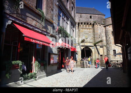 Mont Saint Michel, Frankreich. 26. Juli, 2018. Blick auf den Eingang in Mont Saint Michel. | Verwendung der weltweiten Kredit: dpa/Alamy leben Nachrichten Stockfoto