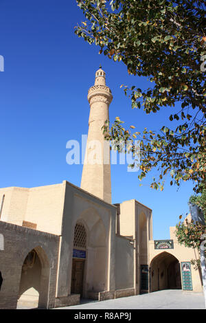 Nain, Iran. 24 Okt, 2018. Iran - Nain, Oase, Stadt in der Provinz Isfahan. Die Freitag Moschee ist die älteste erhaltene Moschee im persischen Raum und der Stadt wichtigsten Gebäude. Die Moschee geht auf den Beginn des Abbasidenperiode. Sie hat nur ein Minarett. Unter dem rechteckigen Hof gibt es eine mächtige kellergewölbe als Gebet statt. Am 24.10. 2018. Credit: Rolf Zimmermann | Verwendung weltweit/dpa/Alamy leben Nachrichten Stockfoto