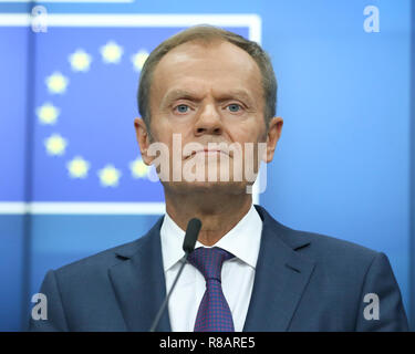 Brüssel, Belgien. 14 Dez, 2018. Der Präsident des Europäischen Rates Donald Tusk nimmt an einer Pressekonferenz am Ende des EU-Gipfels in Brüssel, Belgien, am Dez. 14, 2018. Credit: Ihr Pingfan/Xinhua/Alamy leben Nachrichten Stockfoto