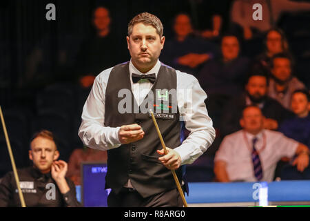 Glasgow, Schottland, Großbritannien. 14. Dez 2018. Viertelfinale der BetVictor Home Nationen Serie Scottish Open, wo Stuart Carrington auf Judd Trump im Emirates Arena, Glasgow stattfindet. Credit: Colin Poultney/Alamy leben Nachrichten Stockfoto