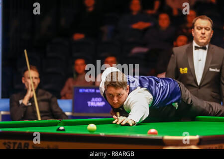 Glasgow, Schottland, Großbritannien. 14. Dez 2018. Viertelfinale der BetVictor Home Nationen Serie Scottish Open, wo Stuart Carrington auf Judd Trump im Emirates Arena, Glasgow stattfindet. Credit: Colin Poultney/Alamy leben Nachrichten Stockfoto