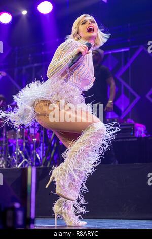 Rosemont, Illinois, USA. 12 Dez, 2018. BEBE REXHA während des iHeartRadio 103.5 KISS FM Jingle Ball an der Allstate Arena in Rosemont, Illinois Credit: Daniel DeSlover/ZUMA Draht/Alamy leben Nachrichten Stockfoto