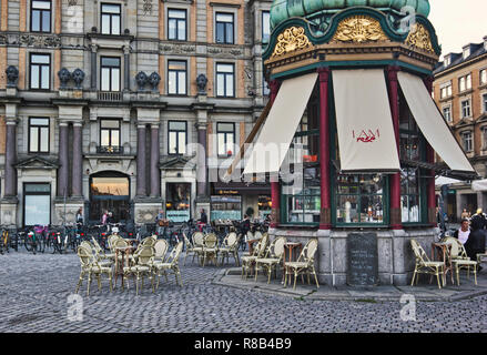 Alte Kiosk, Café und Terrasse, Kongens Nytorv Kopenhagen Dänemark Skandinavien Stockfoto