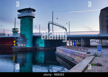 Kupfer Turm auf knippel Knippelsbro (Brücke) im Morgengrauen, Kopenhagen, Dänemark, Skandinavien Stockfoto