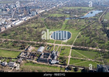 Kensington Palace und die Kensington Gardens, London, 2018. Schöpfer: Historisches England Fotograf. Stockfoto