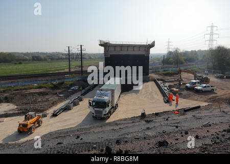 Ein hargreaves Lkw It's Last von leichten blähton Aggregat auf dem FARRRS link Straßenbau in Rossington, Doncaster. Stockfoto