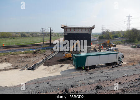 Ein hargreaves Lkw It's Last von leichten blähton Aggregat auf dem FARRRS link Straßenbau in Rossington, Doncaster. Stockfoto