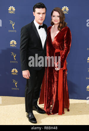 LOS ANGELES, Ca, USA - 17. SEPTEMBER: Finn Wittrock, Sarah Roberts am 70. jährlichen Primetime Emmy Awards bei Microsoft Theater in L.A. statt Live am 17. September 2018 in Los Angeles, Kalifornien, USA. (Foto von Xavier Collin/Image Press Agency) Stockfoto