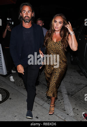 (Datei) Tamara Ecclestone das Stillen. Foto vom 29. August 2018 von Tamara Ecclestone und Ehemann Jay Rutland, der sagte, hat ihre 4-jährige Tochter ist "fast fertig" mit Gestillt, wie sie bereitet die Schule zu starten. Die Tochter des ehemaligen Formel-1-Chef Bernie Ecclestone sagte auch, dass sie emotionale geworden ist während der Vorbereitung ihrer Tochter Sophia für Ihre nächste große Leben Schritt bereit. WEST HOLLYWOOD, Los Angeles, CA, USA - 29. August: Tamara Ecclestone und Ehemann Jay Rutland am 29. August zu sehen, 2018 in West Hollywood, Los Angeles, Kalifornien, Vereinigte Staaten. (Foto durch Image Press Agency) Stockfoto