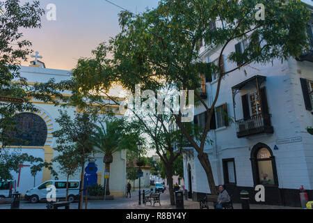 GIBRALTAR, GROSSBRITANNIEN, 5. November 2018 - Schöner Platz mit ein wenig Dom Stockfoto