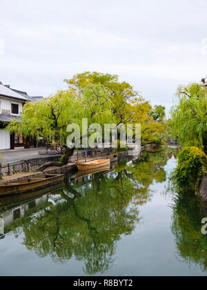 Alten Kanal in der bikan historischen Bezirk von Kurashiki. In Okayama Präfektur nahe dem Meer gelegen, hat die Stadt berühmt für seine int geworden Stockfoto