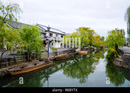 Alten Kanal in der bikan historischen Bezirk von Kurashiki. In Okayama Präfektur nahe dem Meer gelegen, hat die Stadt berühmt für seine int geworden Stockfoto