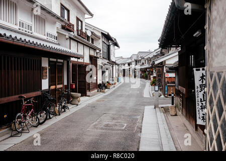 Alte Straße in der bikan historischen Bezirk von Kurashiki. In Okayama Präfektur nahe dem Meer gelegen, hat die Stadt berühmt für seine in Stockfoto