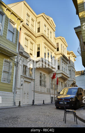 Istanbul, Türkei - 4. November 2015. Außenansicht von Kayserili Ahmet Pasa Konagi, ein dreistöckiges Herrenhaus in Istanbul, dass einst ein Bayerns Stockfoto