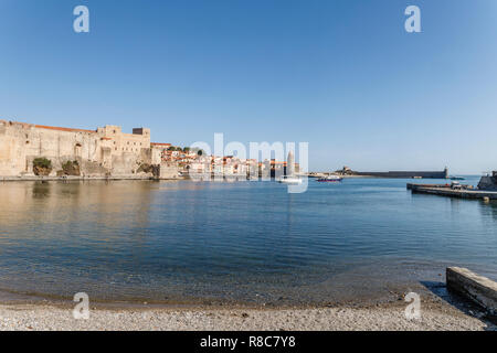 Frankreich, Pyrenees Orientales, Cote Vermeille, Collioure, Königliches Schloss // Frankreich, Pyrénées-Orientales (66), Côte Vermeille, Collioure, Château Royal Stockfoto