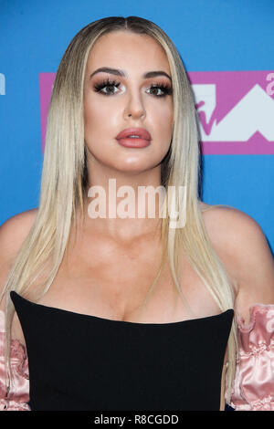 MANHATTAN, NEW YORK CITY, NY, USA - 20. August: Tana mongeau an der 2018 MTV Video Music Awards in der Radio City Music Hall am August 20, 2018 in Manhattan, New York City, New York, United States. (Foto von Xavier Collin/Image Press Agency) Stockfoto