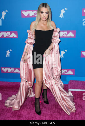 MANHATTAN, NEW YORK CITY, NY, USA - 20. August: Tana mongeau an der 2018 MTV Video Music Awards in der Radio City Music Hall am August 20, 2018 in Manhattan, New York City, New York, United States. (Foto von Xavier Collin/Image Press Agency) Stockfoto