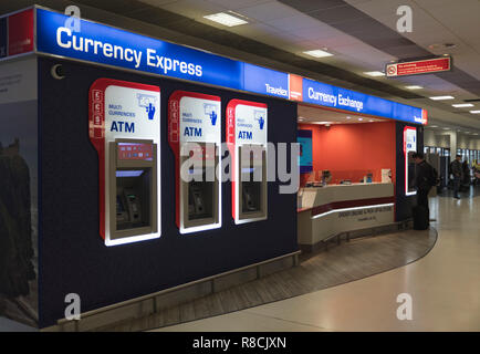 Dh Aberdeen Flughafen CURRENCY EXCHANGE UK ausländischen Geldautomaten Währungen Geldautomaten Schottland Stockfoto