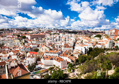 Lissabon, Portugal-Nov 1, 2018: Luftaufnahme der Lissabonner Altstadt mit den wichtigsten Straßen und Plätzen. Portugal. Stockfoto