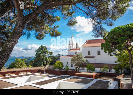 Torre Da Igreja do Castelo de Sao Jorge in Liston, Portugal. Stockfoto